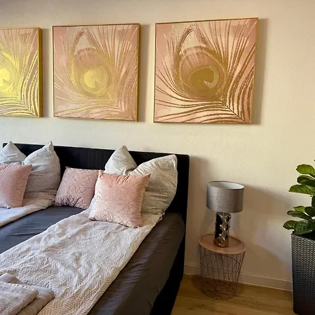 Goldstadt Luxe Studio- Schloessle Appartamento