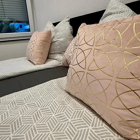 Goldstadt Luxe Studio- Schloessle Pforzheim