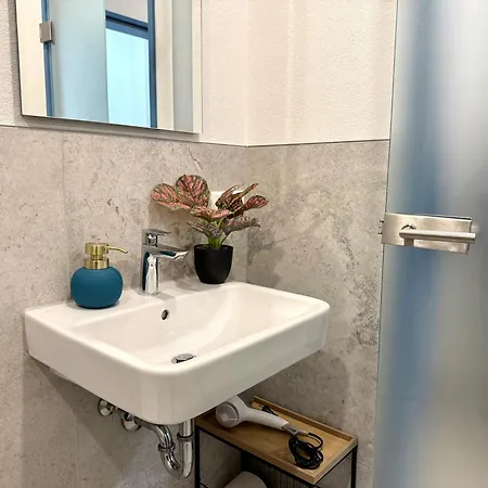 Goldstadt Luxe Studio- Schloessle Pforzheim