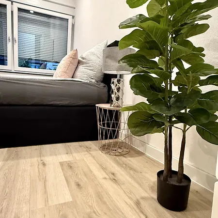 Goldstadt Luxe Studio- Schloessle * Pforzheim