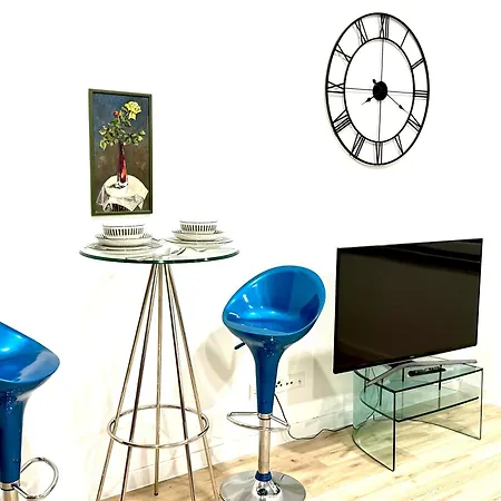 Neu Goldstadt Luxe Studio- Schloessle *