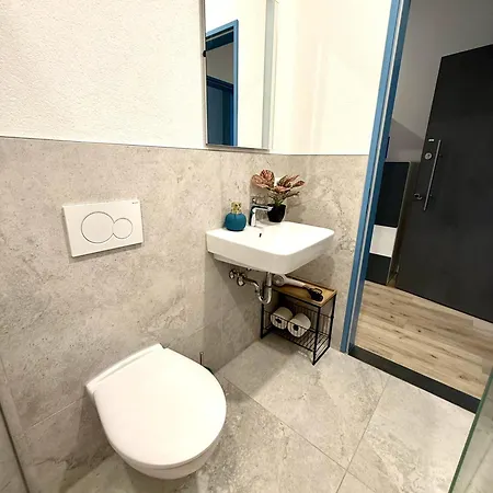 Goldstadt Luxe Studio- Schloessle Appartamento
