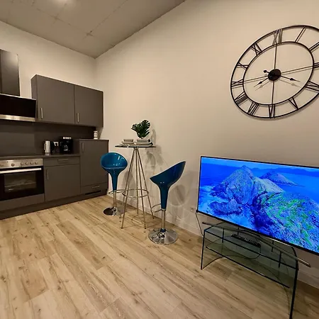 Neu Goldstadt Luxe Studio- Schloessle Πφορτζχάιμ