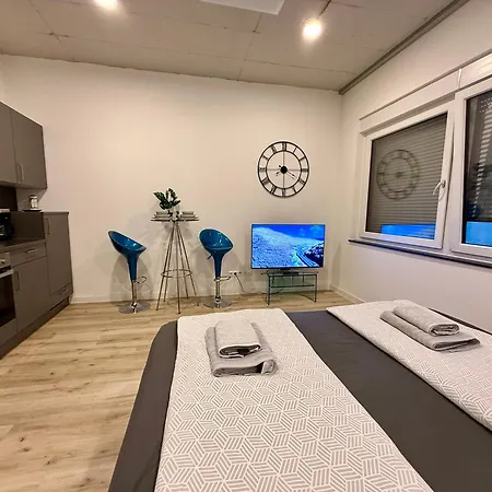 Goldstadt Luxe Studio- Schloessle 普福尔茨海姆
